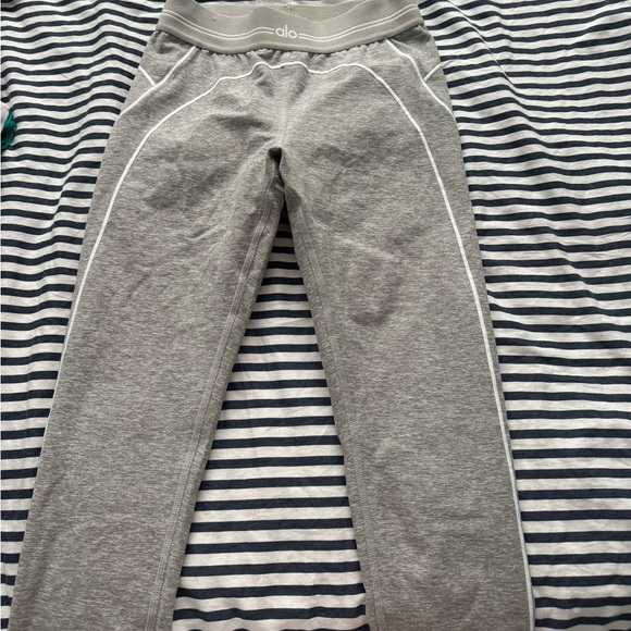 ALO Yoga Pants - ALO Yoga Gray Leggings with White Piping